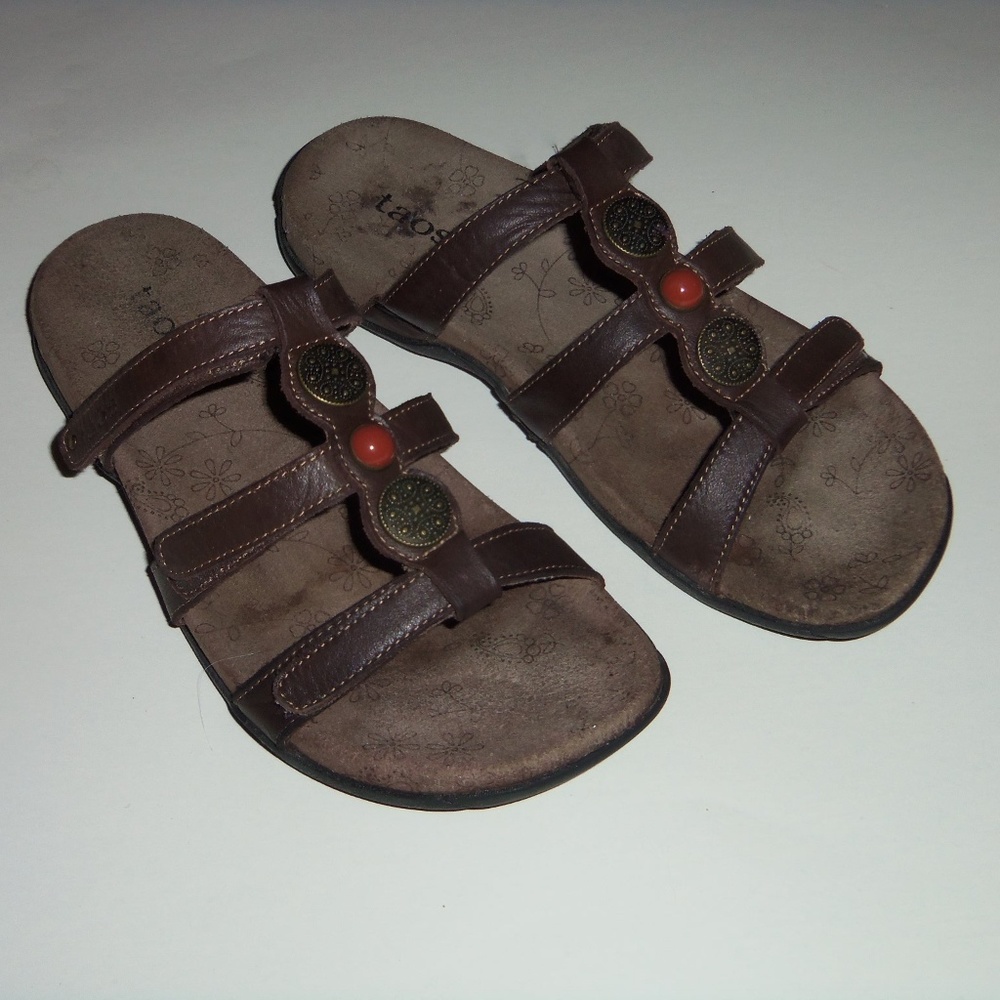 Taos Sandals! Size 6 - Picture 2 of 5